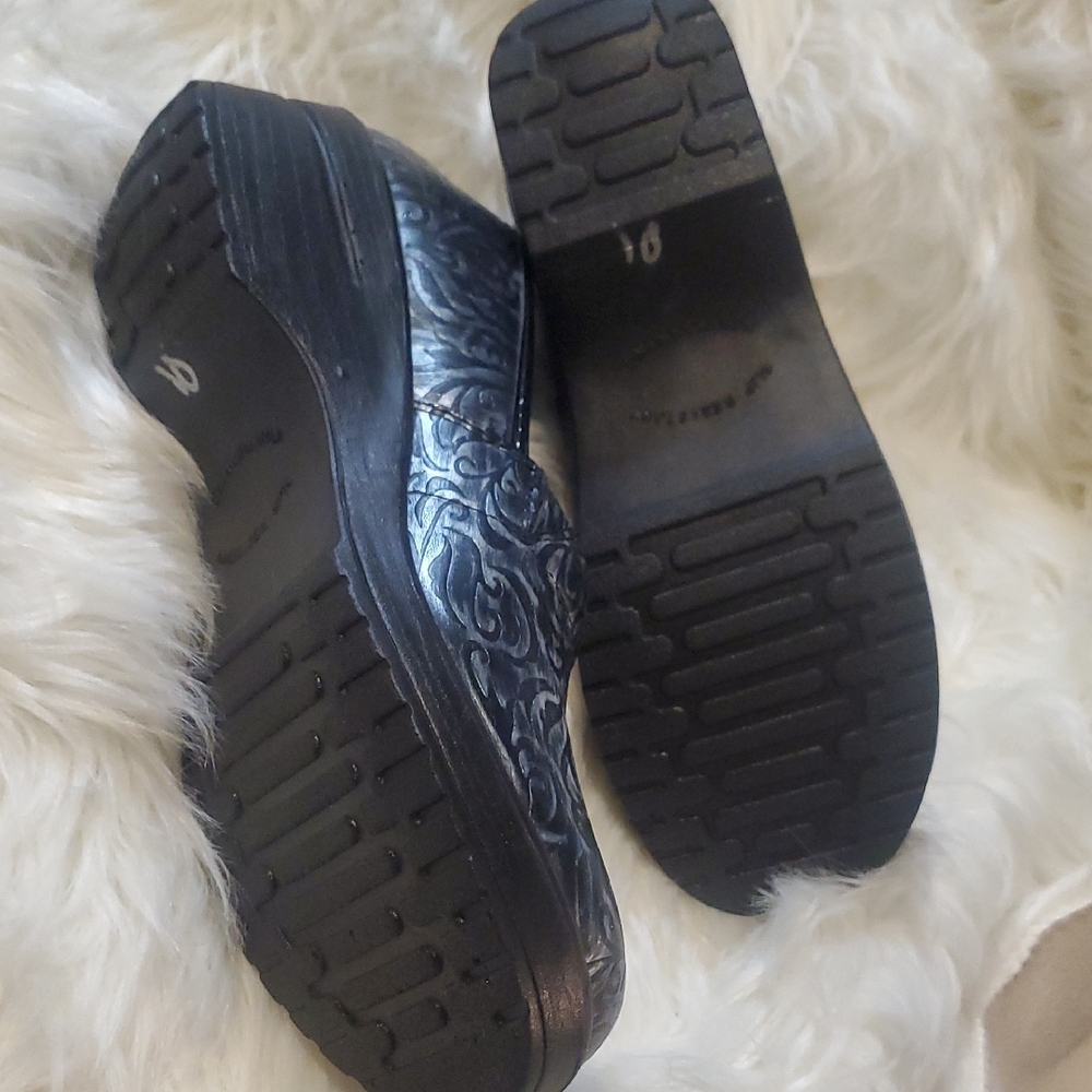 Black And Silver Patterned Clogs - image 3